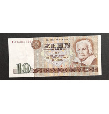10 марок 1971 год.